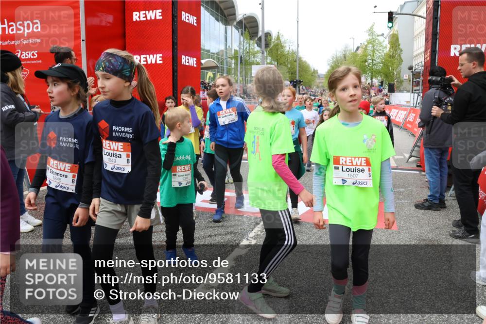 25.04.2026 - Das Zehntel Strokosch-Dieckow http://msf.ph/oto/9581133 25.04.2026 08:59:51 Ziel 1071, 1361, 1422, 1487, 1507, 1508, 1660, 1694, 1845, 1849, 1908, 1995, 2333, 2349, 2433, 2445, 2467, 2498, 2539, 2744, 2775, 2952, 2961, 3404, 3418, 3427, 3492, 3748, 3751, 3768, 3856, 3897, 3913, 1071, 1361, 1422, 1487, 1507, 1508, 1660, 1694, 1845, 1849, 1908, 1995, 2333, 2349, 2433, 2445, 2467, 2498, 2539, 2744, 2775, 2952, 2961, 3404, 3418, 3427, 3492, 3748, 3751, 3768, 3856, 3897, 3913 meine-sportfotos.de