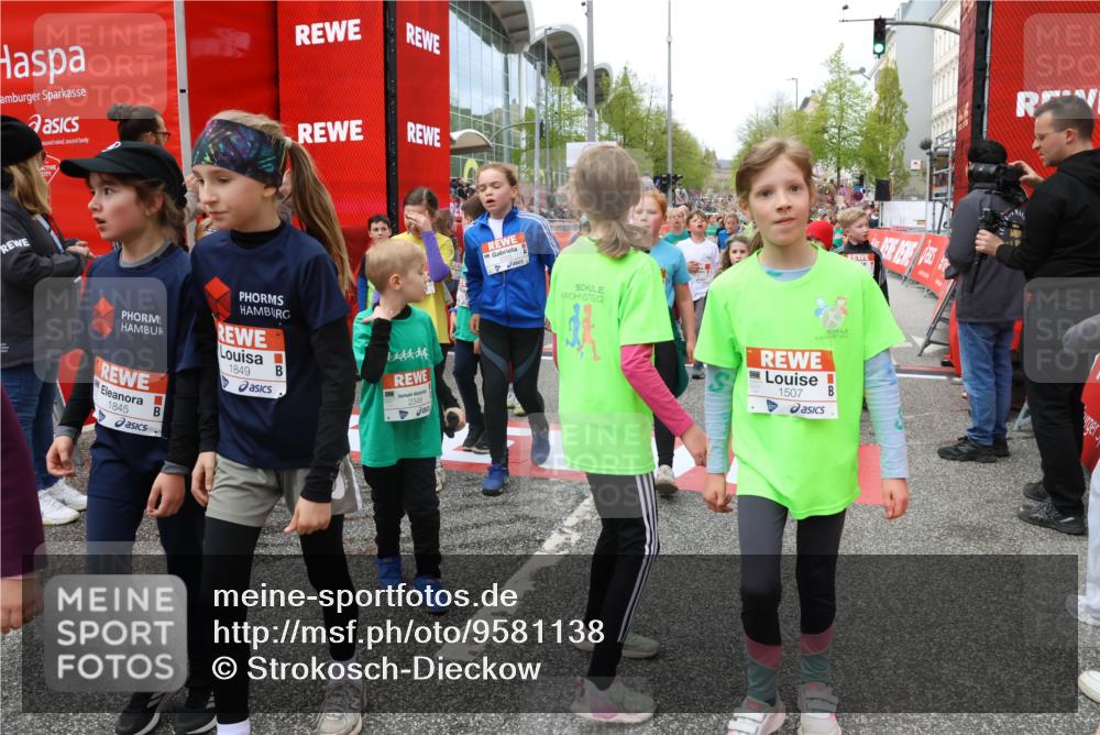 25.04.2026 - Das Zehntel Strokosch-Dieckow http://msf.ph/oto/9581138 25.04.2026 08:59:51 Ziel 1071, 1361, 1422, 1487, 1507, 1508, 1660, 1694, 1845, 1849, 1908, 1995, 2333, 2349, 2433, 2445, 2467, 2498, 2539, 2744, 2775, 2952, 2961, 3404, 3418, 3427, 3492, 3748, 3751, 3768, 3856, 3897, 3913, 1071, 1361, 1422, 1487, 1507, 1508, 1660, 1694, 1845, 1849, 1908, 1995, 2333, 2349, 2433, 2445, 2467, 2498, 2539, 2744, 2775, 2952, 2961, 3404, 3418, 3427, 3492, 3748, 3751, 3768, 3856, 3897, 3913 meine-sportfotos.de