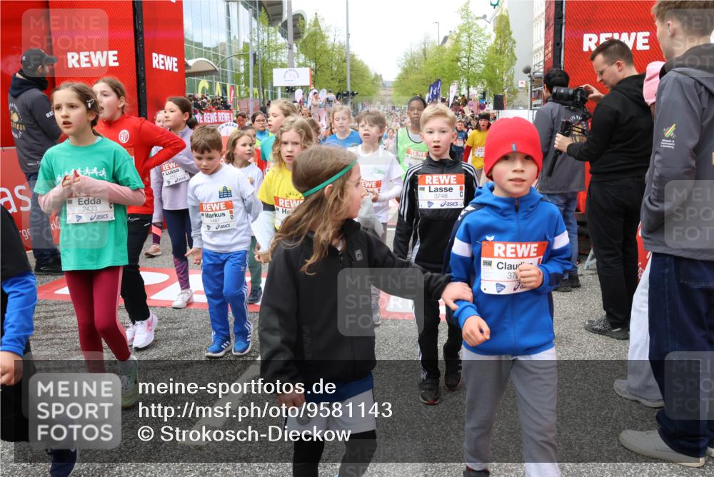 25.04.2026 - Das Zehntel Strokosch-Dieckow http://msf.ph/oto/9581143 25.04.2026 08:59:54 Ziel 1071, 1251, 1361, 1487, 1547, 1549, 1660, 1829, 1908, 1995, 2041, 2333, 2433, 2445, 2467, 2509, 2511, 2539, 2744, 2775, 2792, 2952, 2961, 3174, 3208, 3404, 3418, 3427, 3492, 3679, 3717, 3748, 3751, 3768, 3897, 1071, 1251, 1361, 1487, 1547, 1549, 1660, 1829, 1908, 1995, 2041, 2333, 2433, 2445, 2467, 2509, 2511, 2539, 2744, 2775, 2792, 2952, 2961, 3174, 3208, 3404, 3418, 3427, 3492, 3679, 3717, 3748, 3751, 3768, 3897 meine-sportfotos.de