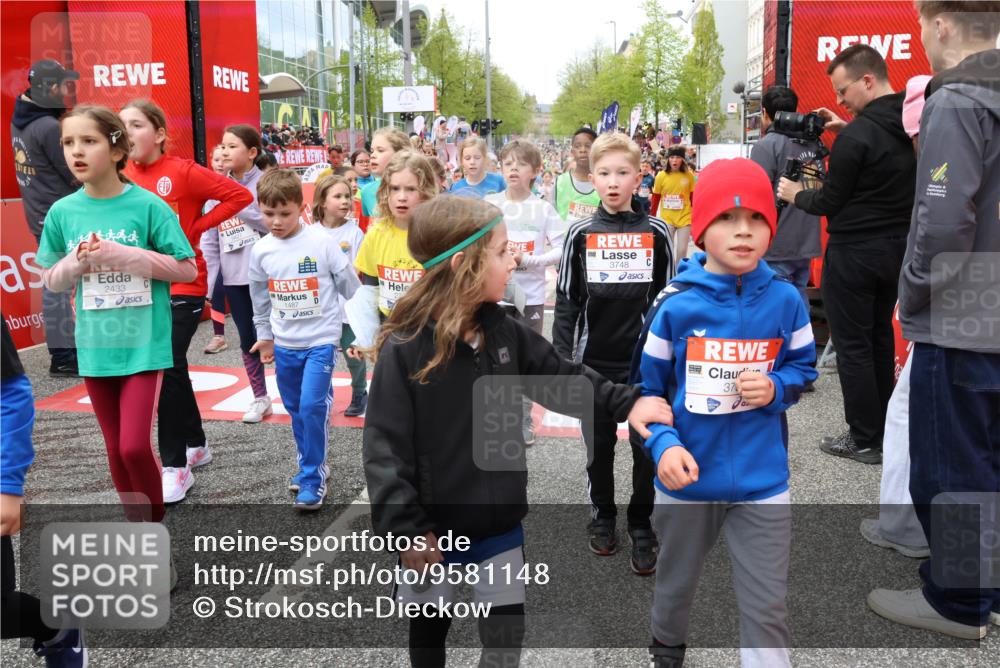 25.04.2026 - Das Zehntel Strokosch-Dieckow http://msf.ph/oto/9581148 25.04.2026 08:59:55 Ziel 1071, 1251, 1361, 1377, 1487, 1547, 1549, 1660, 1829, 1908, 1995, 2041, 2347, 2433, 2445, 2467, 2509, 2511, 2539, 2721, 2744, 2750, 2792, 2952, 2961, 3174, 3208, 3404, 3418, 3427, 3492, 3679, 3717, 3748, 3768, 3897, 1071, 1251, 1361, 1377, 1487, 1547, 1549, 1660, 1829, 1908, 1995, 2041, 2347, 2433, 2445, 2467, 2509, 2511, 2539, 2721, 2744, 2750, 2792, 2952, 2961, 3174, 3208, 3404, 3418, 3427, 3492, 3679, 3717, 3748, 3768, 3897 meine-sportfotos.de