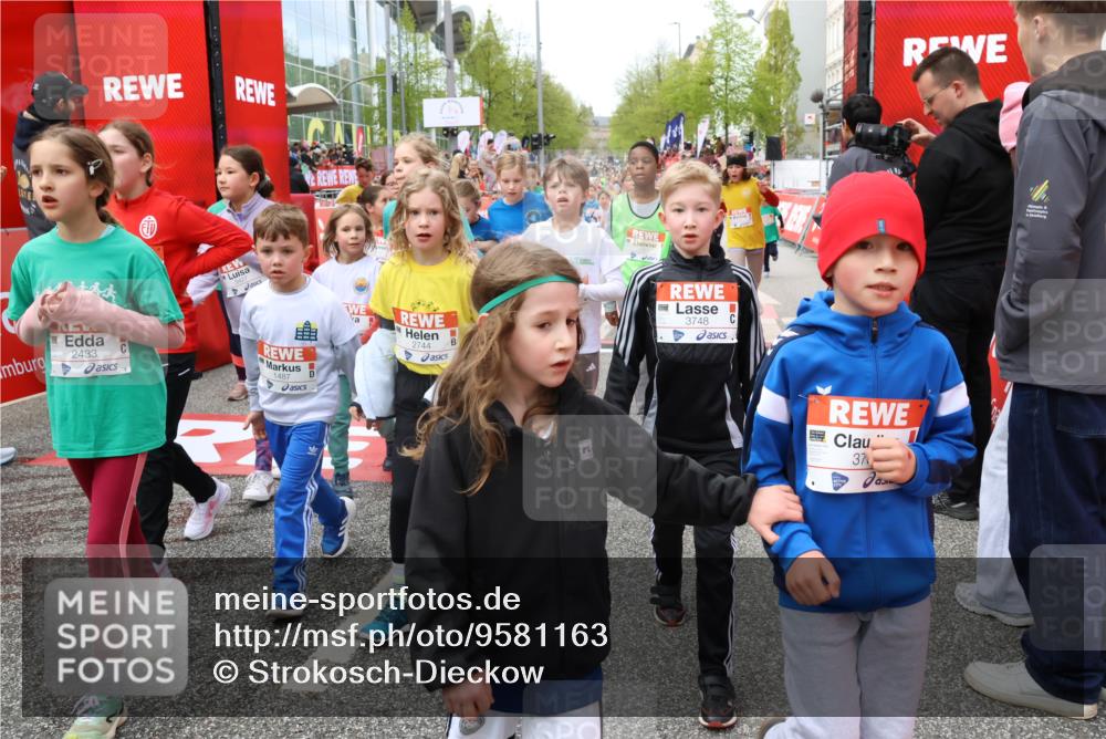25.04.2026 - Das Zehntel Strokosch-Dieckow http://msf.ph/oto/9581163 25.04.2026 08:59:55 Ziel 1071, 1251, 1361, 1377, 1487, 1547, 1549, 1660, 1829, 1908, 1995, 2041, 2347, 2433, 2445, 2467, 2509, 2511, 2539, 2721, 2744, 2750, 2792, 2952, 2961, 3174, 3208, 3404, 3418, 3427, 3492, 3679, 3717, 3748, 3768, 3897, 1071, 1251, 1361, 1377, 1487, 1547, 1549, 1660, 1829, 1908, 1995, 2041, 2347, 2433, 2445, 2467, 2509, 2511, 2539, 2721, 2744, 2750, 2792, 2952, 2961, 3174, 3208, 3404, 3418, 3427, 3492, 3679, 3717, 3748, 3768, 3897 meine-sportfotos.de
