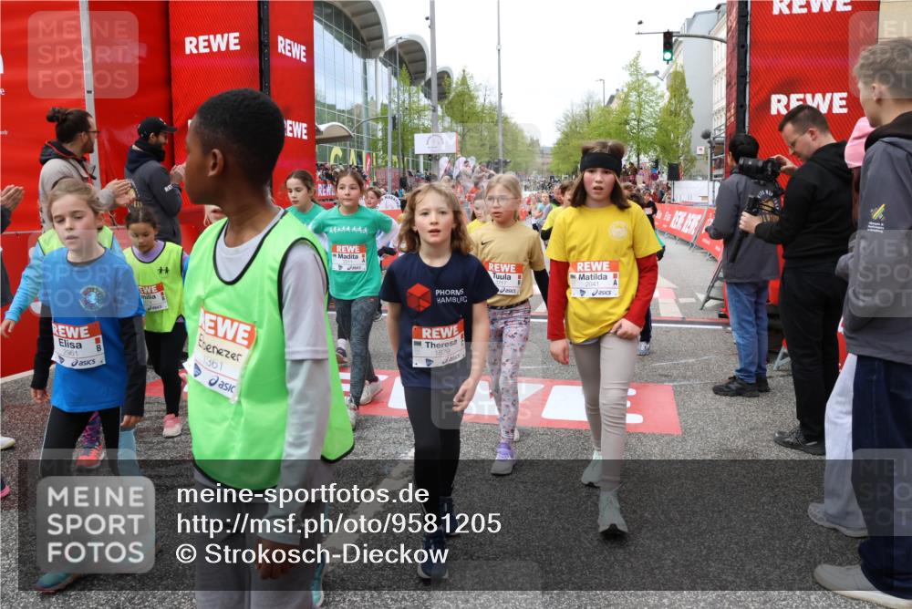 25.04.2026 - Das Zehntel Strokosch-Dieckow http://msf.ph/oto/9581205 25.04.2026 08:59:58 Ziel 1129, 1178, 1251, 1361, 1377, 1457, 1547, 1549, 1597, 1829, 1995, 2041, 2347, 2467, 2507, 2509, 2511, 2539, 2721, 2750, 2792, 2952, 2961, 3174, 3208, 3427, 3661, 3679, 3717, 3883, 3897, 3912, 1129, 1178, 1251, 1361, 1377, 1457, 1547, 1549, 1597, 1829, 1995, 2041, 2347, 2467, 2507, 2509, 2511, 2539, 2721, 2750, 2792, 2952, 2961, 3174, 3208, 3427, 3661, 3679, 3717, 3883, 3897, 3912 meine-sportfotos.de