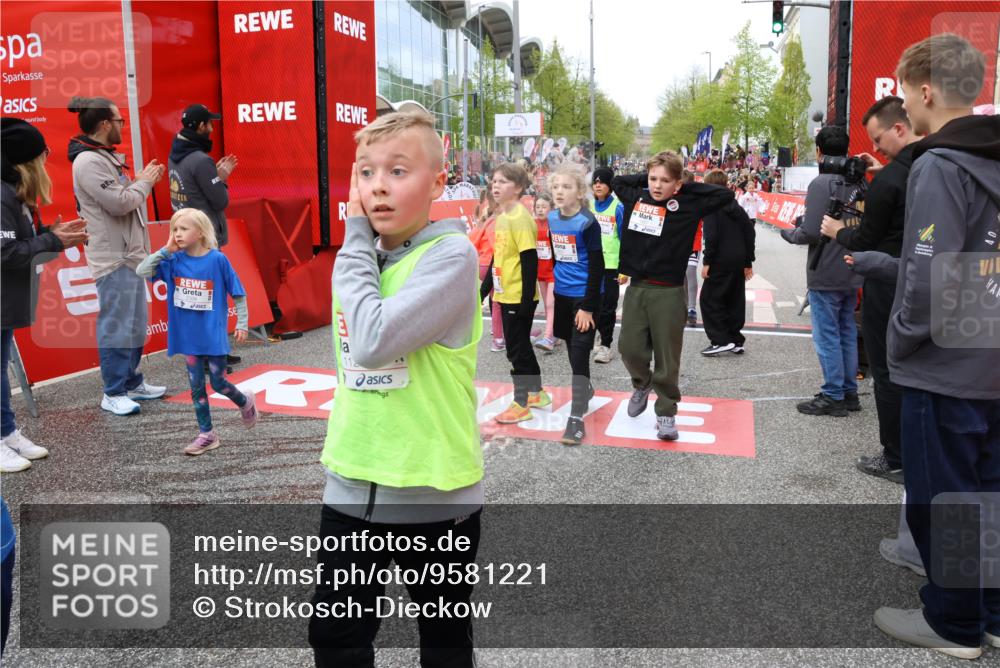 25.04.2026 - Das Zehntel Strokosch-Dieckow http://msf.ph/oto/9581221 25.04.2026 09:00:04 Ziel 1129, 1142, 1178, 1457, 1467, 1597, 1948, 1955, 2099, 2507, 2652, 2683, 2823, 3108, 3113, 3622, 3661, 3693, 3713, 3720, 3883, 3912, 1129, 1142, 1178, 1457, 1467, 1597, 1948, 1955, 2099, 2507, 2652, 2683, 2823, 3108, 3113, 3622, 3661, 3693, 3713, 3720, 3883, 3912 meine-sportfotos.de