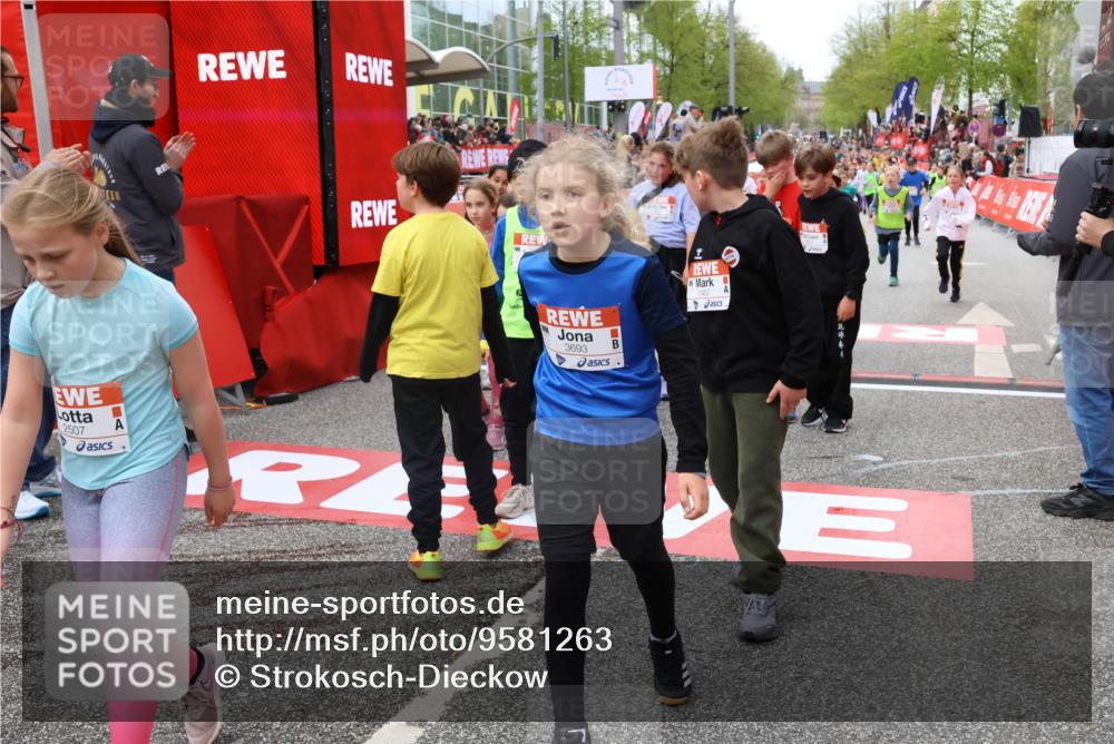 25.04.2026 - Das Zehntel Strokosch-Dieckow http://msf.ph/oto/9581263 25.04.2026 09:00:06 Ziel 1142, 1423, 1467, 1948, 1955, 1992, 2012, 2099, 2507, 2617, 2652, 2683, 2823, 3108, 3113, 3245, 3622, 3693, 3713, 3720, 1142, 1423, 1467, 1948, 1955, 1992, 2012, 2099, 2507, 2617, 2652, 2683, 2823, 3108, 3113, 3245, 3622, 3693, 3713, 3720 meine-sportfotos.de