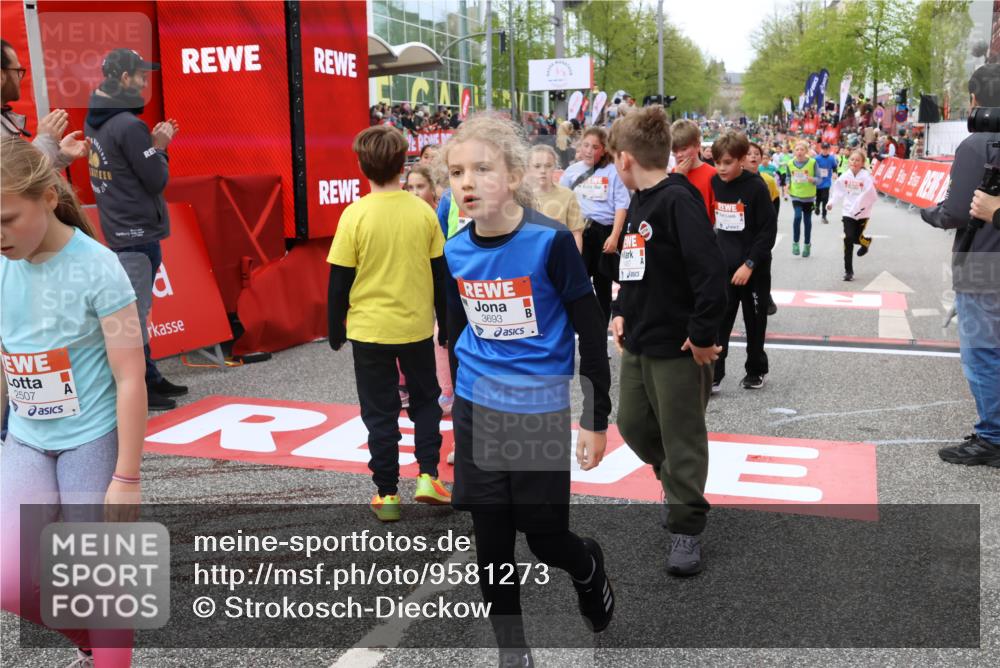 25.04.2026 - Das Zehntel Strokosch-Dieckow http://msf.ph/oto/9581273 25.04.2026 09:00:06 Ziel 1142, 1423, 1467, 1948, 1955, 1992, 2012, 2099, 2507, 2617, 2652, 2683, 2823, 3108, 3113, 3245, 3622, 3693, 3713, 3720, 1142, 1423, 1467, 1948, 1955, 1992, 2012, 2099, 2507, 2617, 2652, 2683, 2823, 3108, 3113, 3245, 3622, 3693, 3713, 3720 meine-sportfotos.de