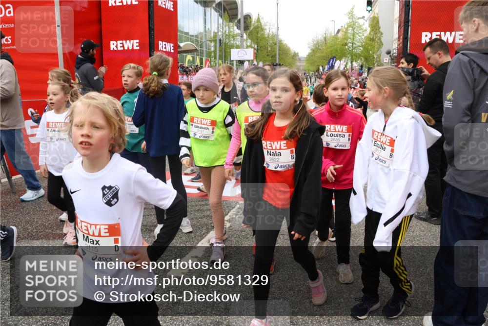 25.04.2026 - Das Zehntel Strokosch-Dieckow http://msf.ph/oto/9581329 25.04.2026 09:00:23 Ziel 1039, 1051, 1067, 1083, 1278, 1283, 1291, 1332, 1334, 1382, 1586, 1596, 1612, 2383, 2437, 2635, 2982, 3092, 3098, 3191, 3207, 3343, 3391, 3476, 3571, 3927, 3937, 1039, 1051, 1067, 1083, 1278, 1283, 1291, 1332, 1334, 1382, 1586, 1596, 1612, 2383, 2437, 2635, 2982, 3092, 3098, 3191, 3207, 3343, 3391, 3476, 3571, 3927, 3937 meine-sportfotos.de