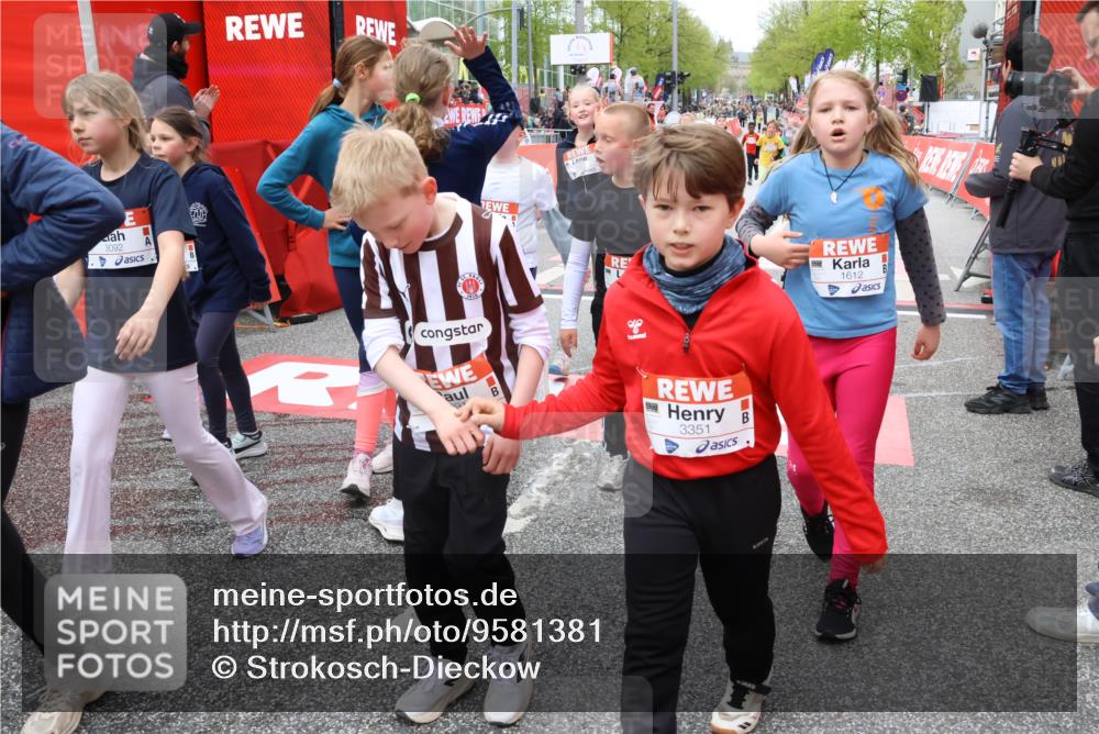 25.04.2026 - Das Zehntel Strokosch-Dieckow http://msf.ph/oto/9581381 25.04.2026 09:00:26 Ziel 1051, 1067, 1083, 1278, 1283, 1291, 1332, 1334, 1382, 1458, 1612, 2383, 2437, 2585, 2592, 2982, 3092, 3098, 3343, 3391, 3571, 3937, 1051, 1067, 1083, 1278, 1283, 1291, 1332, 1334, 1382, 1458, 1612, 2383, 2437, 2585, 2592, 2982, 3092, 3098, 3343, 3391, 3571, 3937 meine-sportfotos.de