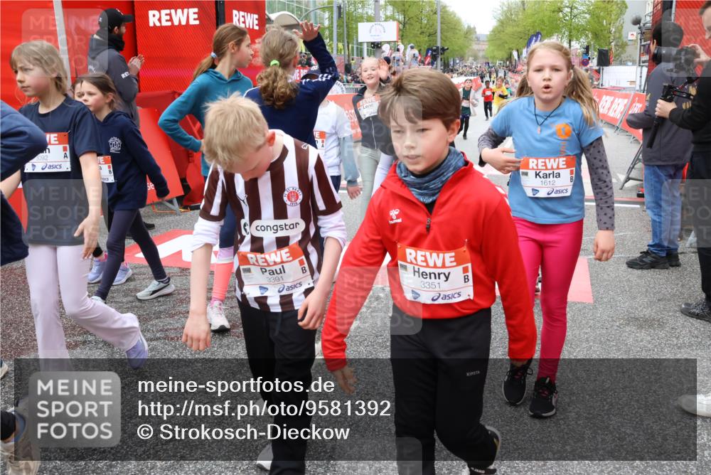 25.04.2026 - Das Zehntel Strokosch-Dieckow http://msf.ph/oto/9581392 25.04.2026 09:00:26 Ziel 1051, 1067, 1083, 1278, 1283, 1291, 1332, 1334, 1382, 1458, 1612, 2383, 2437, 2585, 2592, 2982, 3092, 3098, 3343, 3391, 3571, 3937, 1051, 1067, 1083, 1278, 1283, 1291, 1332, 1334, 1382, 1458, 1612, 2383, 2437, 2585, 2592, 2982, 3092, 3098, 3343, 3391, 3571, 3937 meine-sportfotos.de