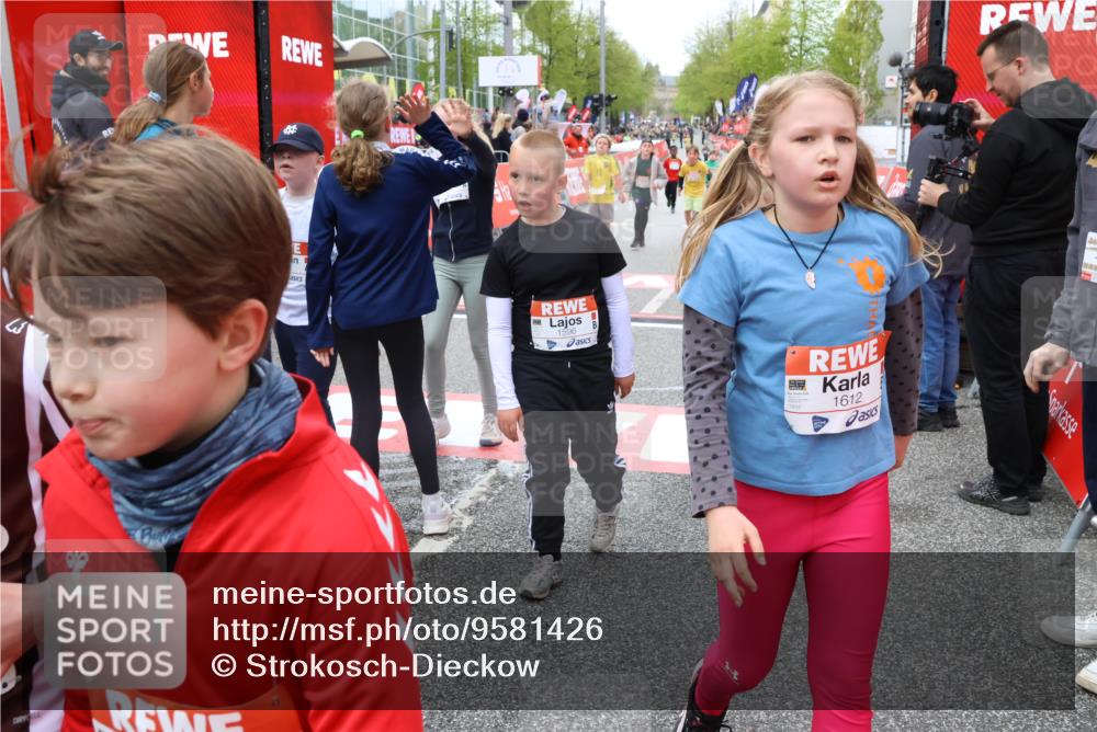 25.04.2026 - Das Zehntel Strokosch-Dieckow http://msf.ph/oto/9581426 25.04.2026 09:00:27 Ziel 1051, 1067, 1083, 1278, 1283, 1291, 1332, 1382, 1458, 1463, 1595, 1612, 2059, 2383, 2437, 2585, 2592, 2982, 3092, 3343, 3391, 3571, 3937, 3989, 1051, 1067, 1083, 1278, 1283, 1291, 1332, 1382, 1458, 1463, 1595, 1612, 2059, 2383, 2437, 2585, 2592, 2982, 3092, 3343, 3391, 3571, 3937, 3989 meine-sportfotos.de