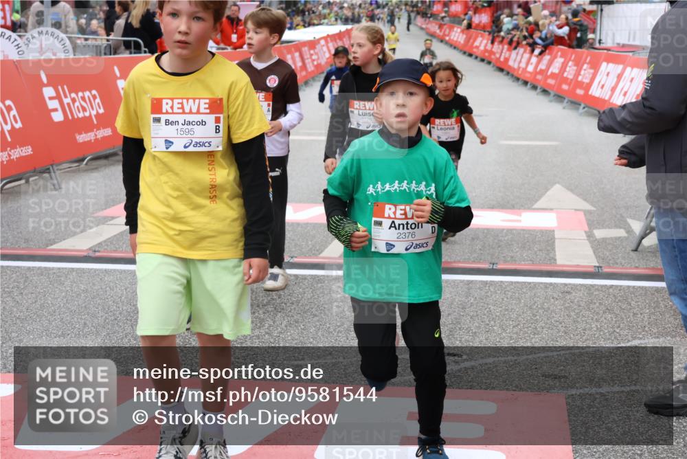 25.04.2026 - Das Zehntel Strokosch-Dieckow http://msf.ph/oto/9581544 25.04.2026 09:00:34 Ziel 1100, 1344, 1364, 1385, 1401, 1458, 1463, 1464, 1595, 1664, 2059, 2200, 2376, 2709, 2719, 3124, 3125, 3272, 3282, 3470, 3493, 3857, 3989, 1100, 1344, 1364, 1385, 1401, 1458, 1463, 1464, 1595, 1664, 2059, 2200, 2376, 2709, 2719, 3124, 3125, 3272, 3282, 3470, 3493, 3857, 3989 meine-sportfotos.de