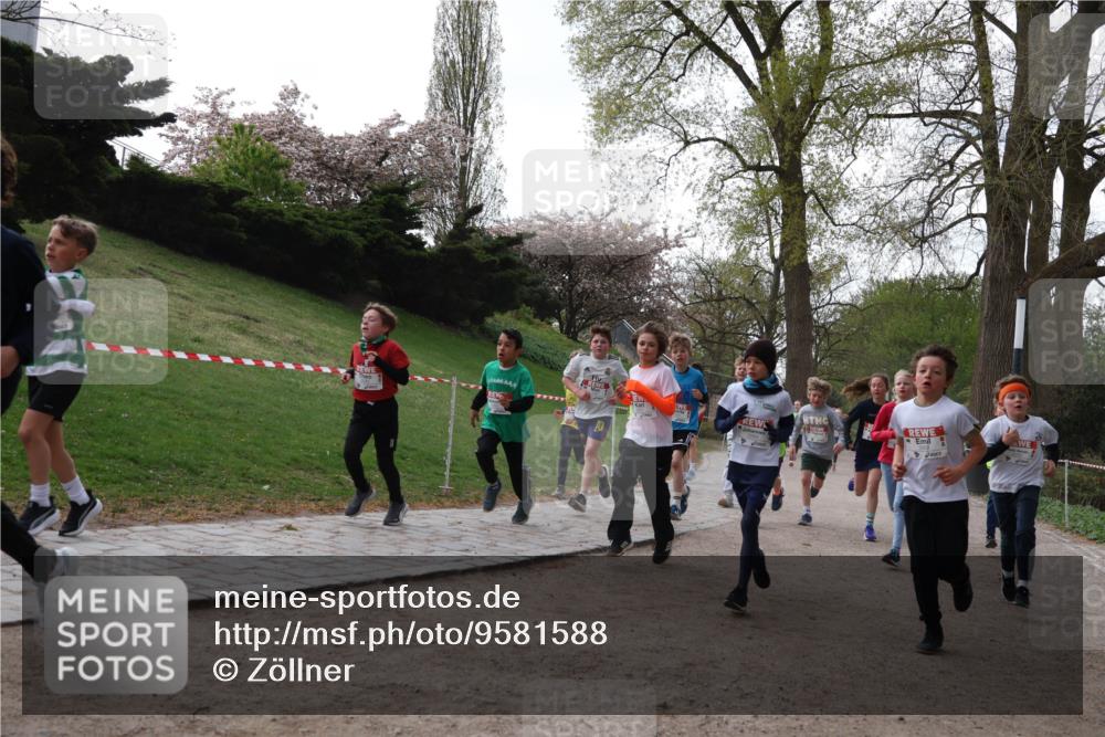 25.04.2026 - Das Zehntel Zöllner http://msf.ph/oto/9581588 25.04.2026 08:39:38 Laufen 10 meine-sportfotos.de