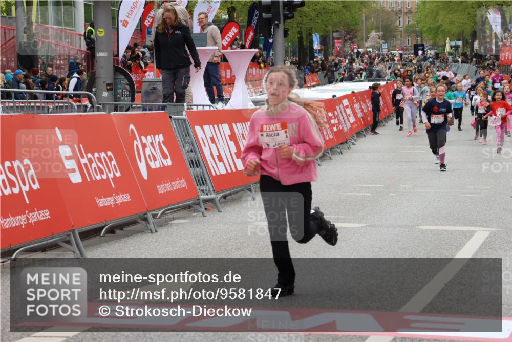 25.04.2026 - Das Zehntel Strokosch-Dieckow http://msf.ph/oto/9581847 25.04.2026 09:04:56 Ziel 1062, 1063, 1068, 1228, 1439, 1661, 2397, 2839, 3442, 3446, 3880, 1062, 1063, 1068, 1228, 1439, 1661, 2397, 2839, 3442, 3446, 3880 meine-sportfotos.de