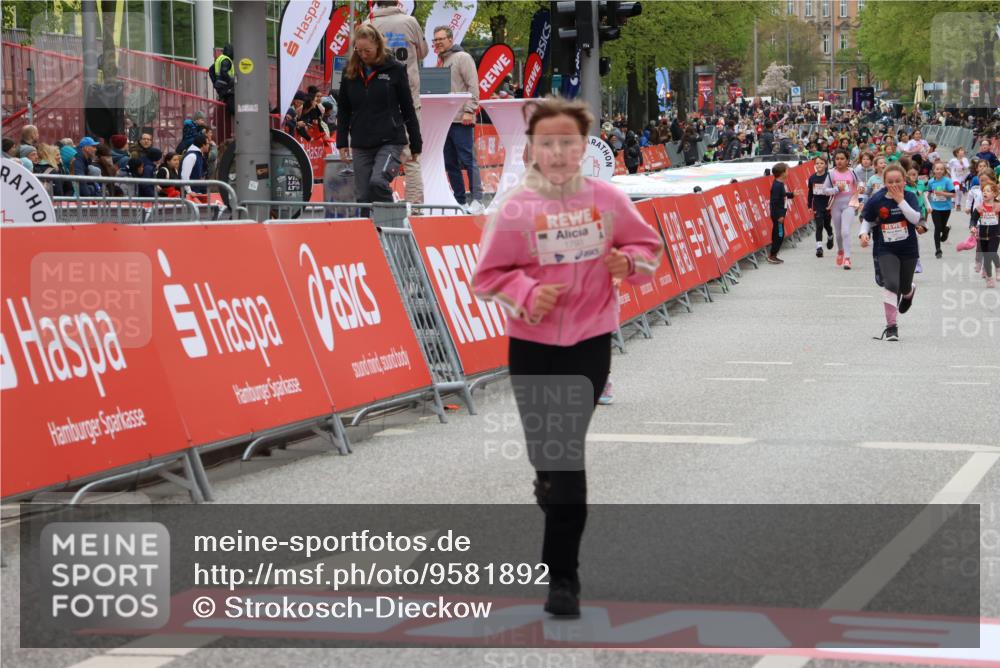 25.04.2026 - Das Zehntel Strokosch-Dieckow http://msf.ph/oto/9581892 25.04.2026 09:04:56 Ziel 1062, 1063, 1068, 1228, 1439, 1661, 2397, 2839, 3442, 3446, 3880, 1062, 1063, 1068, 1228, 1439, 1661, 2397, 2839, 3442, 3446, 3880 meine-sportfotos.de