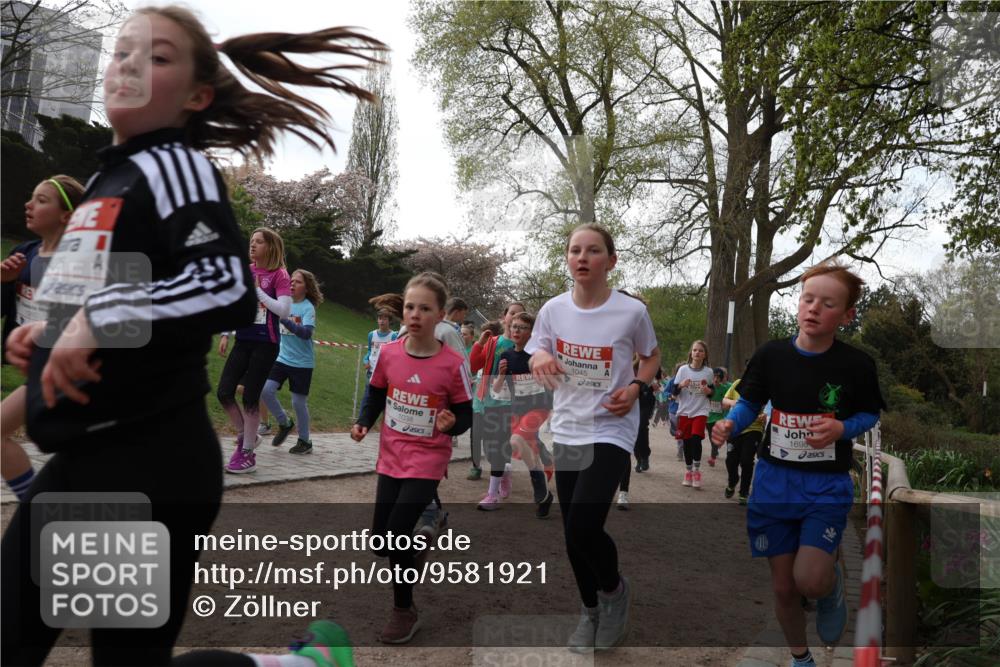 25.04.2026 - Das Zehntel Zöllner http://msf.ph/oto/9581921 25.04.2026 08:42:16 Laufen 1723, 1038, 1045, 1698 meine-sportfotos.de