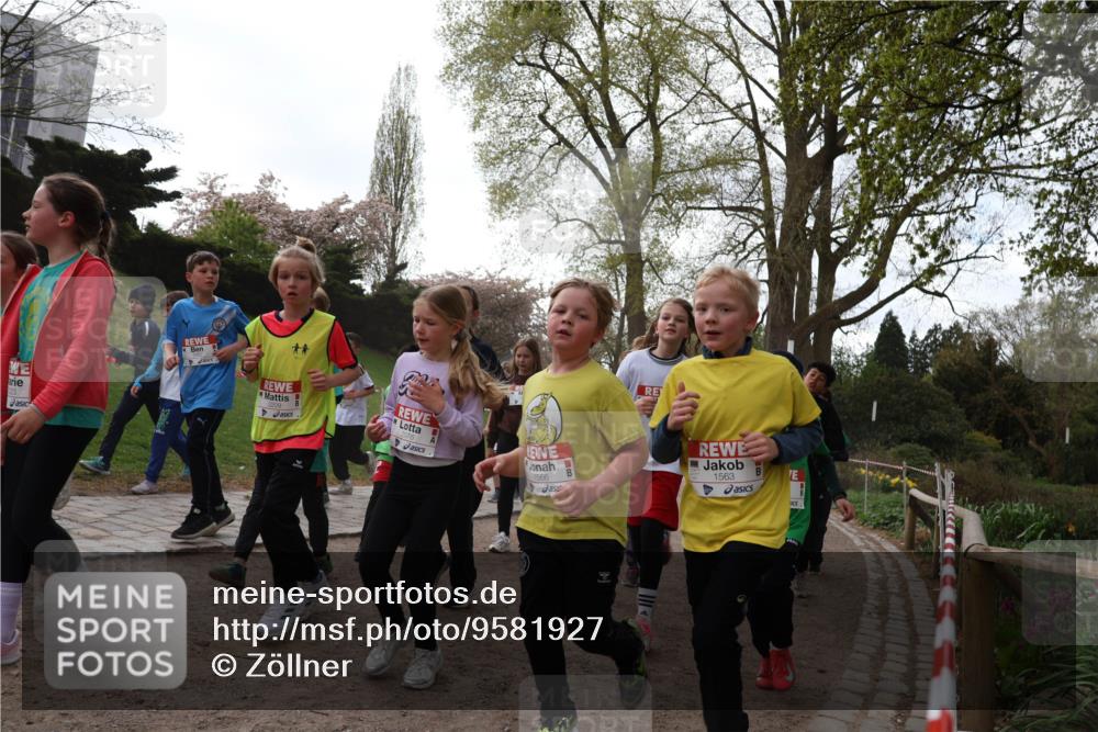 25.04.2026 - Das Zehntel Zöllner http://msf.ph/oto/9581927 25.04.2026 08:42:19 Laufen 1566, 1563 meine-sportfotos.de