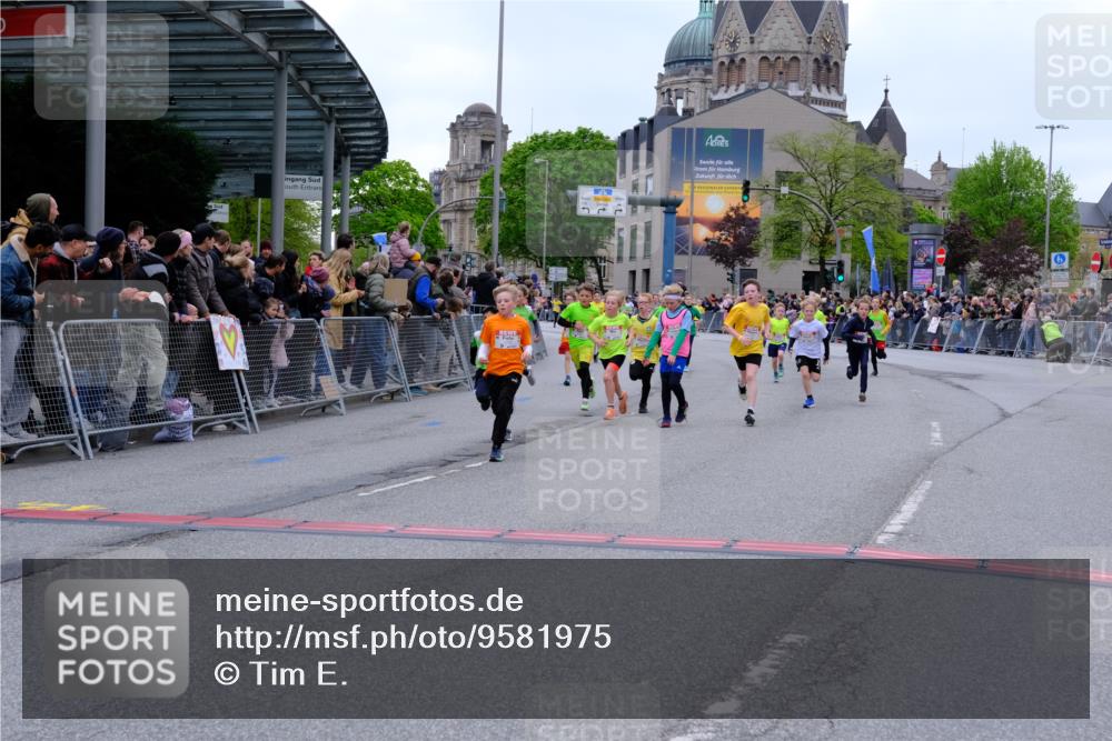 25.04.2026 - Das Zehntel Tim E. http://msf.ph/oto/9581975 25.04.2026 12:51:07 Ziel 3920, 10307, 10312, 10635, 10710, 11021, 11033, 11037, 11084, 11495, 11592, 11839, 11917, 12008, 12044, 12205, 12207, 12320, 12444, 12459, 12709, 13007, 13008, 13010, 13012, 13034 meine-sportfotos.de