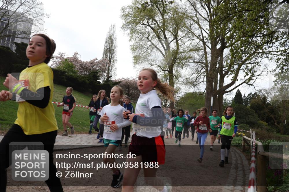 25.04.2026 - Das Zehntel Zöllner http://msf.ph/oto/9581988 25.04.2026 08:42:43 Laufen 3516, 84 meine-sportfotos.de