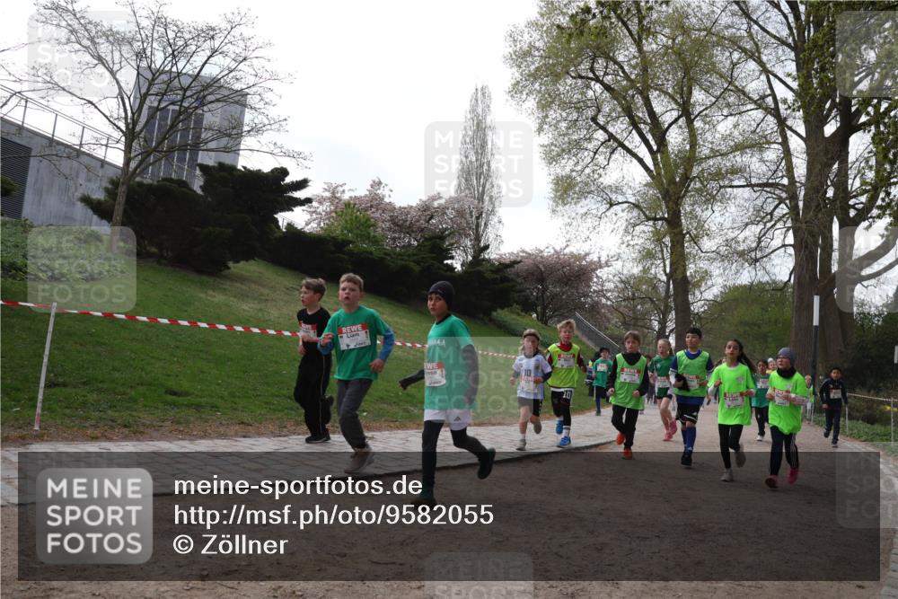 25.04.2026 - Das Zehntel Zöllner http://msf.ph/oto/9582055 25.04.2026 08:43:11 Laufen 10, 10 meine-sportfotos.de