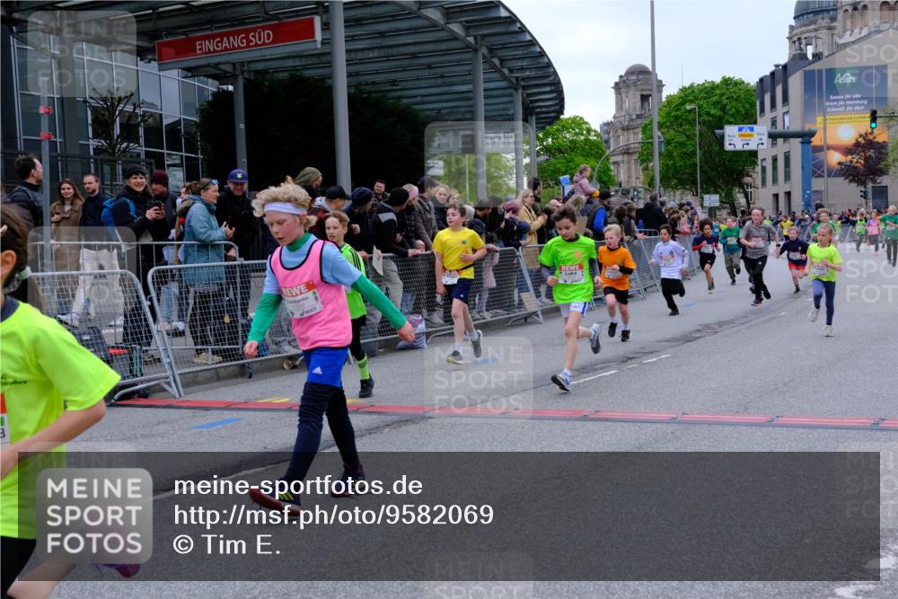 25.04.2026 - Das Zehntel Tim E. http://msf.ph/oto/9582069 25.04.2026 12:51:14 Ziel 10164, 10188, 10230, 10307, 10635, 10641, 10649, 11011, 11033, 11506, 11527, 11592, 11839, 11917, 12205, 12207, 12299, 12318, 12393, 12444, 12459, 12709, 12759, 13007, 13008, 13009, 13010, 13012, 13034 meine-sportfotos.de