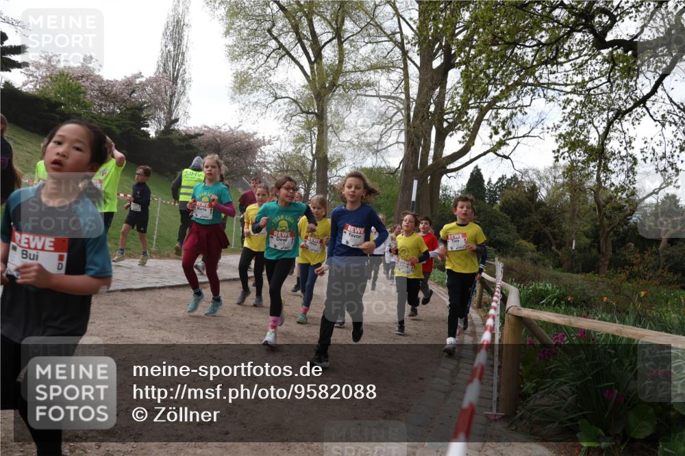 25.04.2026 - Das Zehntel Zöllner http://msf.ph/oto/9582088 25.04.2026 08:43:26 Laufen 10 meine-sportfotos.de