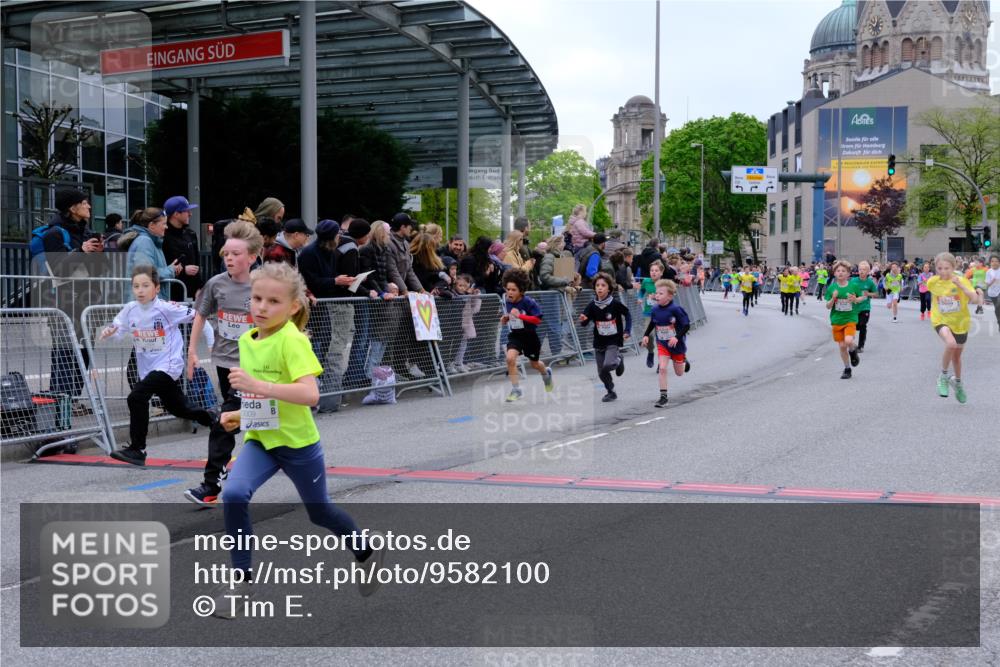 25.04.2026 - Das Zehntel Tim E. http://msf.ph/oto/9582100 25.04.2026 12:51:16 Ziel 10164, 10188, 10230, 10307, 10635, 10639, 10641, 10649, 11011, 11033, 11041, 11422, 11449, 11466, 11506, 11527, 11592, 11839, 11917, 12193, 12205, 12299, 12318, 12393, 12459, 12709, 12759, 13007, 13008, 13009, 13010, 13012, 13034 meine-sportfotos.de