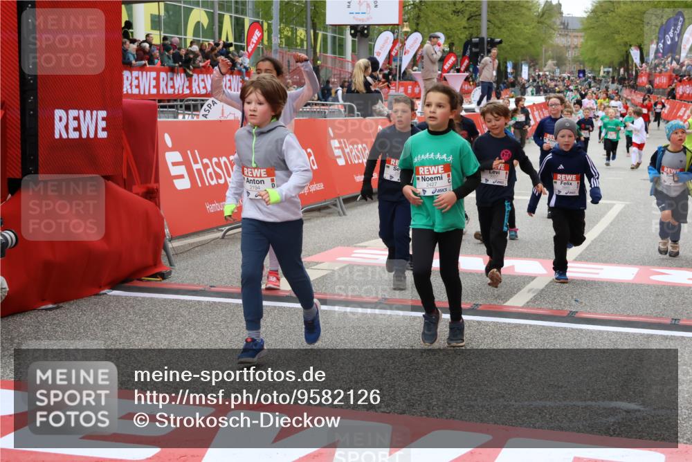 25.04.2026 - Das Zehntel Strokosch-Dieckow http://msf.ph/oto/9582126 25.04.2026 09:05:13 Ziel 2018, 2427, 2432, 2487, 2934, 2997, 3007, 3024, 3504, 3727, 3740, 3809, 3810, 3860, 3865, 3881, 3885, 2018, 2427, 2432, 2487, 2934, 2997, 3007, 3024, 3504, 3727, 3740, 3809, 3810, 3860, 3865, 3881, 3885 meine-sportfotos.de