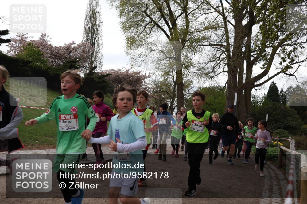 25.04.2026 - Das Zehntel Zöllner http://msf.ph/oto/9582178 25.04.2026 08:44:05 Laufen 1004, 1008, 122 meine-sportfotos.de