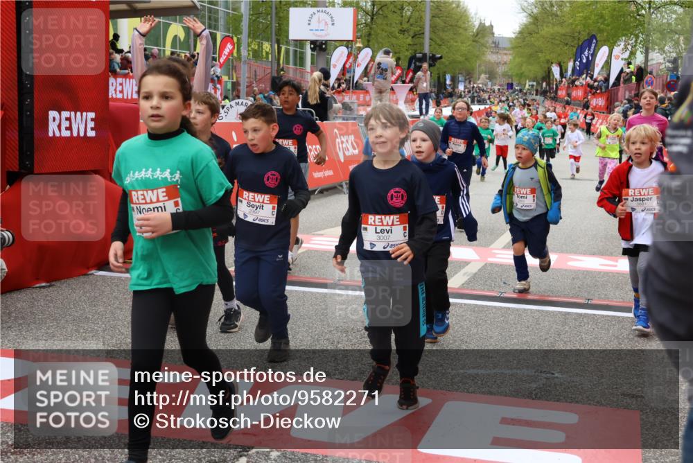 25.04.2026 - Das Zehntel Strokosch-Dieckow http://msf.ph/oto/9582271 25.04.2026 09:05:14 Ziel 2194, 2427, 2487, 2934, 2997, 3007, 3024, 3504, 3727, 3740, 3809, 3810, 3860, 3865, 3881, 3885, 2194, 2427, 2487, 2934, 2997, 3007, 3024, 3504, 3727, 3740, 3809, 3810, 3860, 3865, 3881, 3885 meine-sportfotos.de