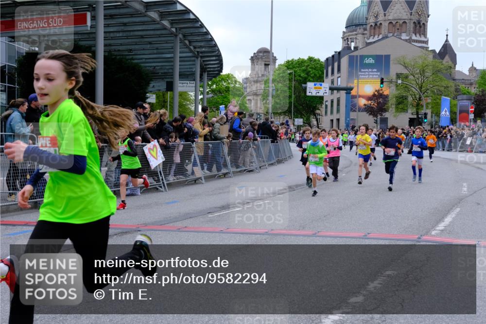 25.04.2026 - Das Zehntel Tim E. http://msf.ph/oto/9582294 25.04.2026 12:51:31 Ziel 10088, 10224, 10237, 10344, 10464, 10878, 11023, 11097, 11101, 11616, 11638, 12154, 12281, 12287, 12301, 12314, 12770, 12800, 12846, 12862, 12969 meine-sportfotos.de