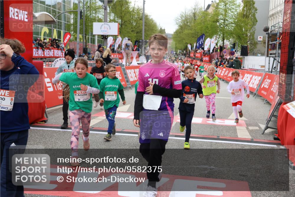 25.04.2026 - Das Zehntel Strokosch-Dieckow http://msf.ph/oto/9582375 25.04.2026 09:05:20 Ziel 1392, 1809, 2194, 2346, 2358, 2362, 2370, 2381, 2430, 2893, 2934, 3014, 3024, 3162, 3364, 3389, 3733, 3860, 3865, 3881, 1392, 1809, 2194, 2346, 2358, 2362, 2370, 2381, 2430, 2893, 2934, 3014, 3024, 3162, 3364, 3389, 3733, 3860, 3865, 3881 meine-sportfotos.de