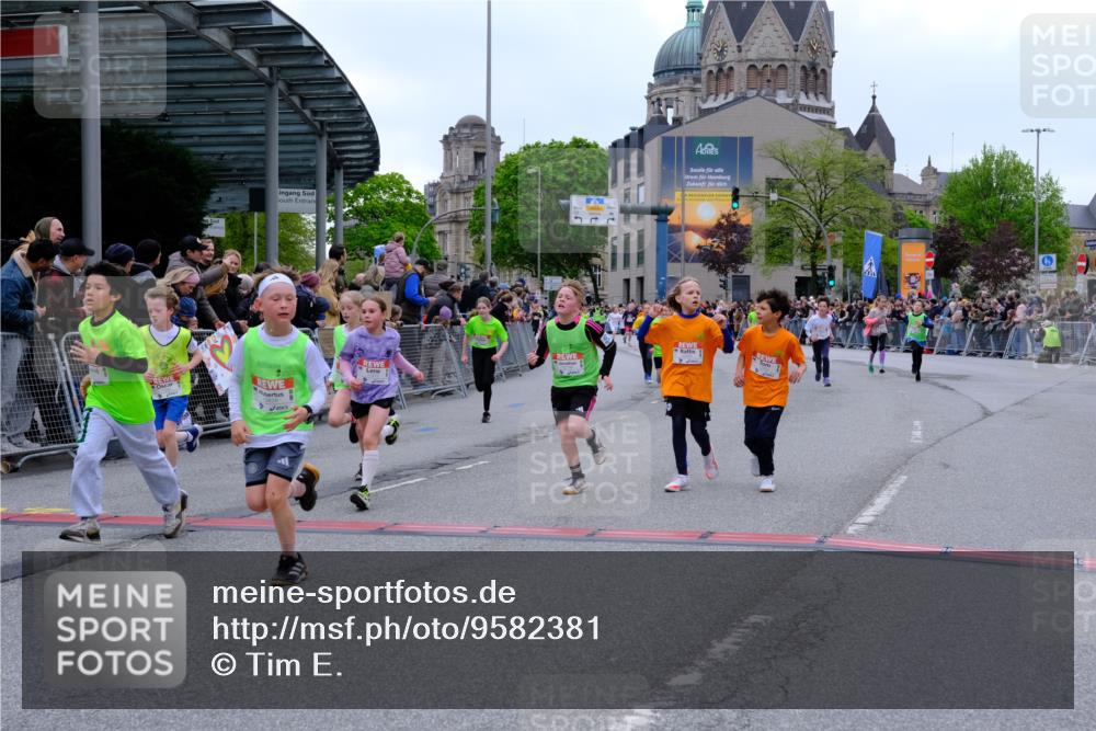 25.04.2026 - Das Zehntel Tim E. http://msf.ph/oto/9582381 25.04.2026 12:51:38 Ziel 10010, 10224, 10237, 10464, 10786, 10798, 10828, 10848, 10850, 11023, 11097, 11101, 11475, 11484, 11608, 11638, 11835, 11844, 11989, 12154, 12161, 12287, 12400, 12405, 12701, 12734, 12791, 12969, 13025 meine-sportfotos.de