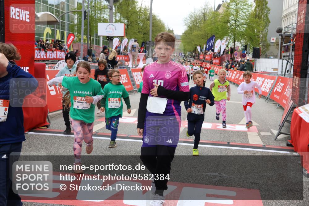 25.04.2026 - Das Zehntel Strokosch-Dieckow http://msf.ph/oto/9582384 25.04.2026 09:05:20 Ziel 1392, 1809, 2194, 2346, 2358, 2362, 2370, 2381, 2430, 2893, 2934, 3014, 3024, 3162, 3364, 3389, 3733, 3860, 3865, 3881, 1392, 1809, 2194, 2346, 2358, 2362, 2370, 2381, 2430, 2893, 2934, 3014, 3024, 3162, 3364, 3389, 3733, 3860, 3865, 3881 meine-sportfotos.de
