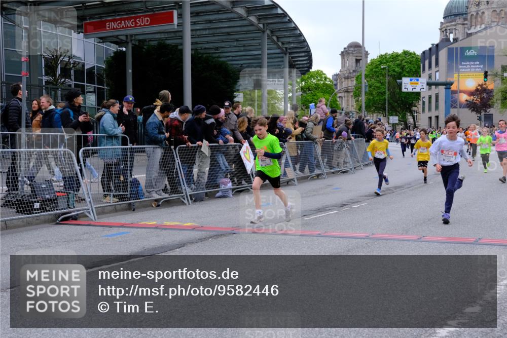 25.04.2026 - Das Zehntel Tim E. http://msf.ph/oto/9582446 25.04.2026 12:51:41 Ziel 10010, 10364, 10786, 10798, 10828, 10848, 10850, 11097, 11101, 11475, 11484, 11608, 11835, 11844, 11989, 12161, 12400, 12405, 12697, 12701, 12734, 12791, 12968, 12969, 13025 meine-sportfotos.de