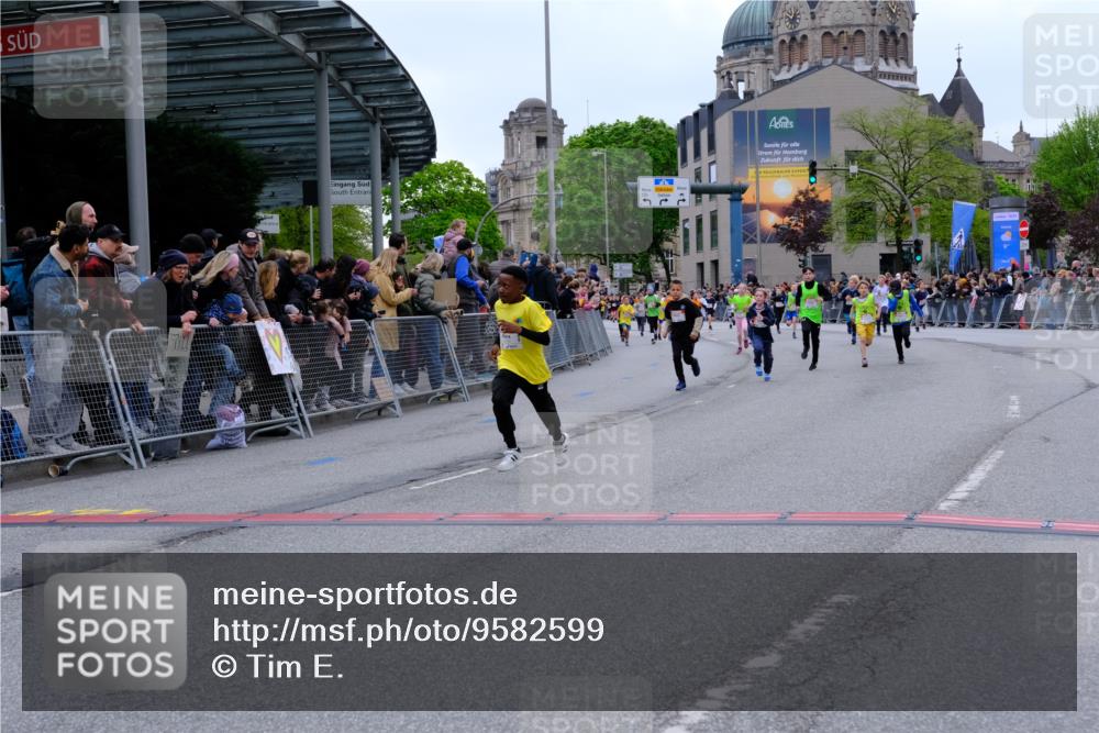 25.04.2026 - Das Zehntel Tim E. http://msf.ph/oto/9582599 25.04.2026 12:51:52 Ziel 10364, 10567, 10568, 10600, 11029, 11439, 11751, 11909, 11981, 11995, 12258, 12424, 12455, 12687, 12697, 12968, 12984 meine-sportfotos.de