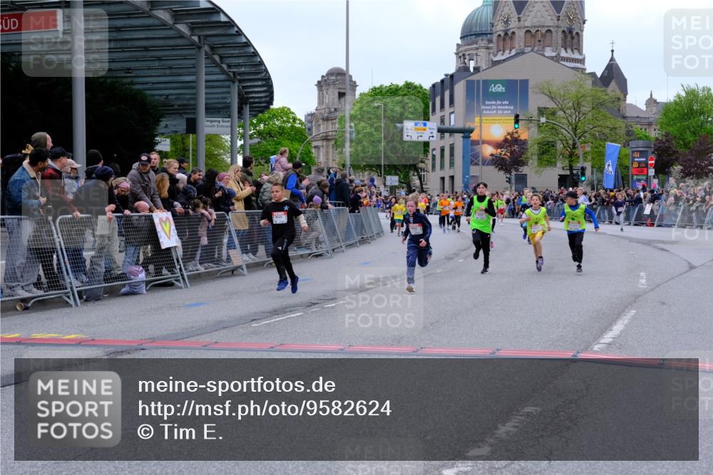 25.04.2026 - Das Zehntel Tim E. http://msf.ph/oto/9582624 25.04.2026 12:51:53 Ziel 10314, 10364, 10567, 10568, 10600, 11029, 11439, 11751, 11909, 11981, 11995, 12258, 12424, 12455, 12687, 12968, 12984 meine-sportfotos.de