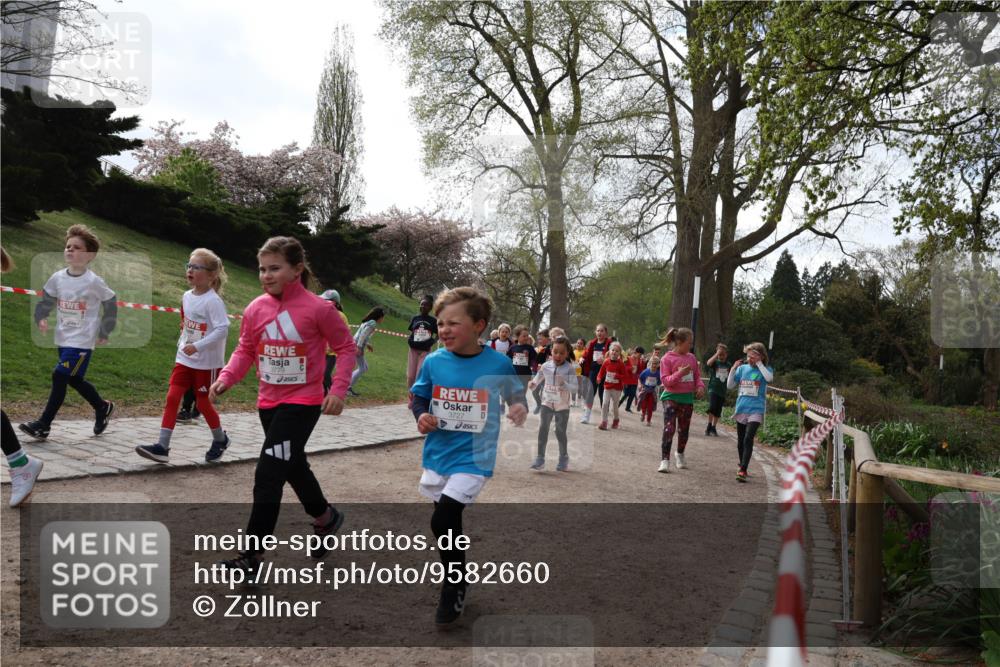 25.04.2026 - Das Zehntel Zöllner http://msf.ph/oto/9582660 25.04.2026 08:47:37 Laufen 3779, 3727 meine-sportfotos.de