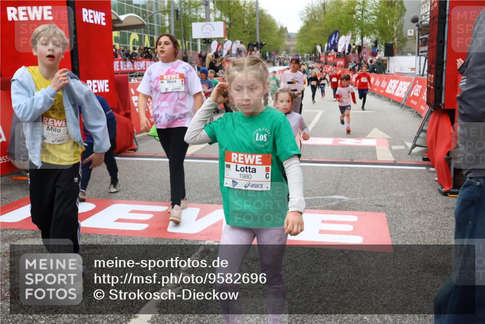 25.04.2026 - Das Zehntel Strokosch-Dieckow http://msf.ph/oto/9582696 25.04.2026 09:05:30 Ziel 1353, 1480, 1497, 1500, 1502, 1785, 1960, 1980, 1982, 2534, 2551, 2612, 2804, 3150, 3671, 3680, 3867, 1353, 1480, 1497, 1500, 1502, 1785, 1960, 1980, 1982, 2534, 2551, 2612, 2804, 3150, 3671, 3680, 3867 meine-sportfotos.de