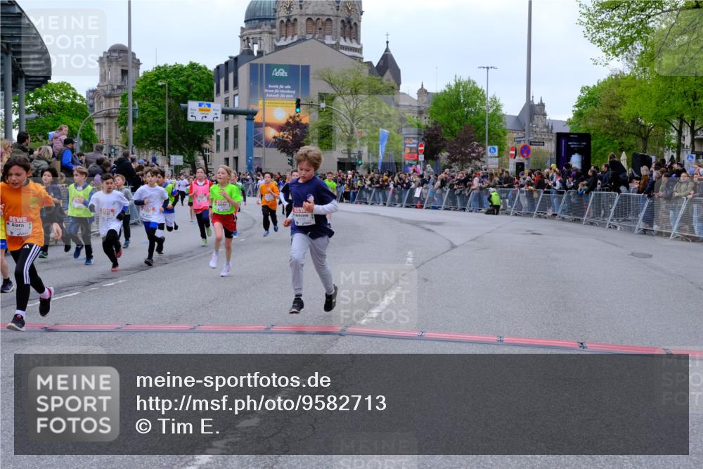 25.04.2026 - Das Zehntel Tim E. http://msf.ph/oto/9582713 25.04.2026 12:52:02 Ziel 10185, 10199, 10302, 10303, 10314, 10404, 10888, 11029, 11032, 11152, 11509, 11662, 11723, 11751, 11969, 11981, 11983, 11986, 11987, 11995, 12115, 12188, 12218, 12315, 12319, 12417, 12442, 12445, 12668, 12687, 12955, 12984, 13029 meine-sportfotos.de