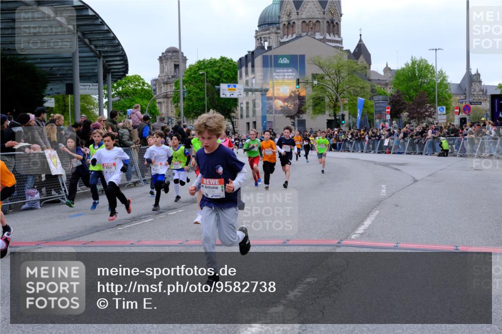 25.04.2026 - Das Zehntel Tim E. http://msf.ph/oto/9582738 25.04.2026 12:52:03 Ziel 10185, 10199, 10302, 10303, 10314, 10404, 10888, 11029, 11032, 11152, 11509, 11662, 11723, 11969, 11983, 11986, 11987, 12115, 12188, 12218, 12315, 12319, 12417, 12442, 12445, 12668, 12687, 12741, 12955, 13029 meine-sportfotos.de