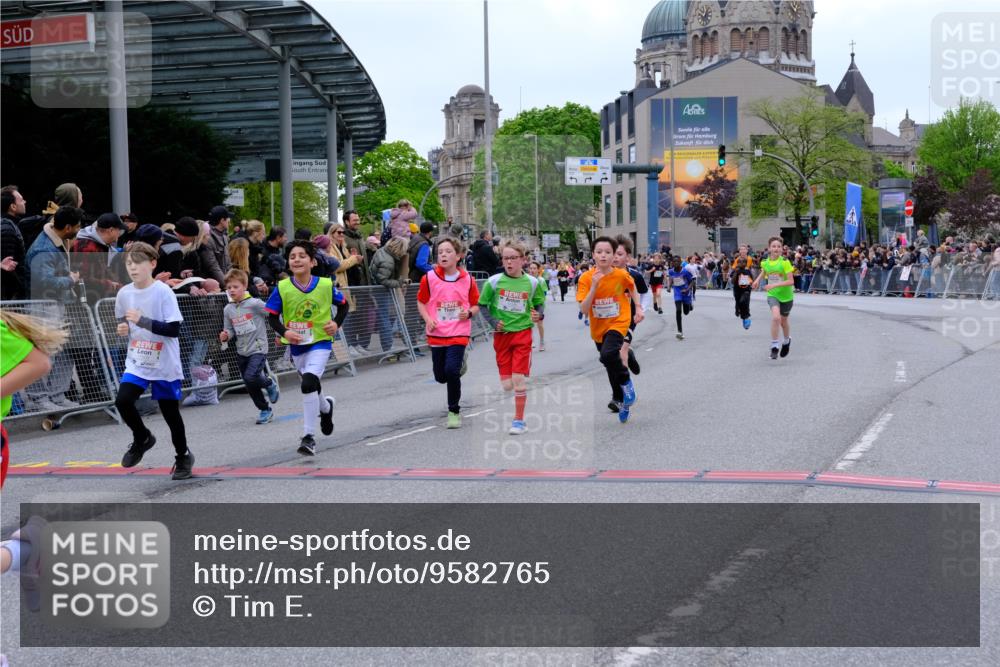 25.04.2026 - Das Zehntel Tim E. http://msf.ph/oto/9582765 25.04.2026 12:52:04 Ziel 10185, 10199, 10244, 10302, 10303, 10308, 10314, 10404, 10888, 11032, 11152, 11509, 11662, 11723, 11969, 11983, 11986, 11987, 12115, 12188, 12218, 12315, 12319, 12417, 12442, 12445, 12668, 12687, 12741, 12955, 13029 meine-sportfotos.de