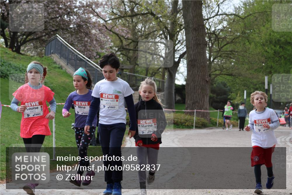 25.04.2026 - Das Zehntel Zöllner http://msf.ph/oto/9582837 25.04.2026 08:50:08 Laufen 1923, 1913, 4073, 1916, 284 meine-sportfotos.de