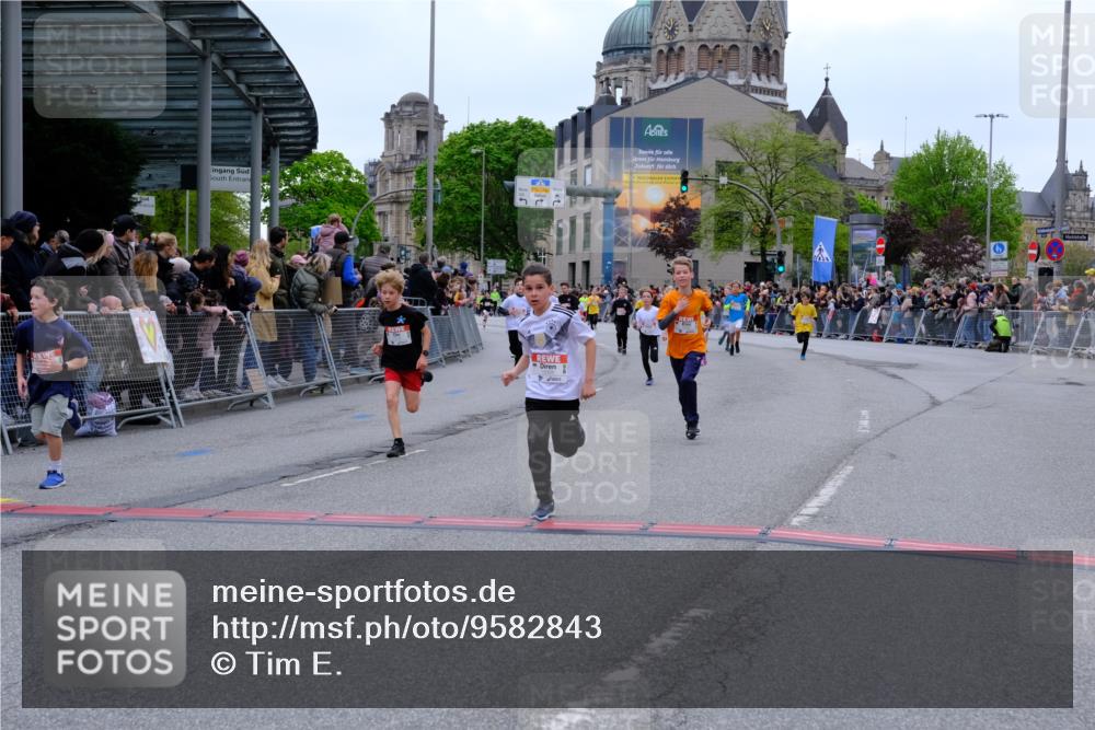 25.04.2026 - Das Zehntel Tim E. http://msf.ph/oto/9582843 25.04.2026 12:52:09 Ziel 10185, 10199, 10244, 10302, 10303, 10308, 10404, 10888, 10896, 11032, 11085, 11152, 11509, 11662, 11738, 11742, 11831, 11969, 11987, 12115, 12188, 12218, 12278, 12319, 12417, 12425, 12442, 12445, 12668, 12741 meine-sportfotos.de