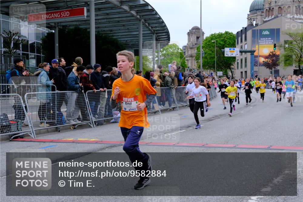 25.04.2026 - Das Zehntel Tim E. http://msf.ph/oto/9582884 25.04.2026 12:52:12 Ziel 10244, 10302, 10303, 10308, 10315, 10404, 10896, 11032, 11085, 11152, 11556, 11567, 11662, 11738, 11742, 11745, 11766, 11790, 11831, 11892, 11938, 12115, 12188, 12278, 12425, 12741 meine-sportfotos.de