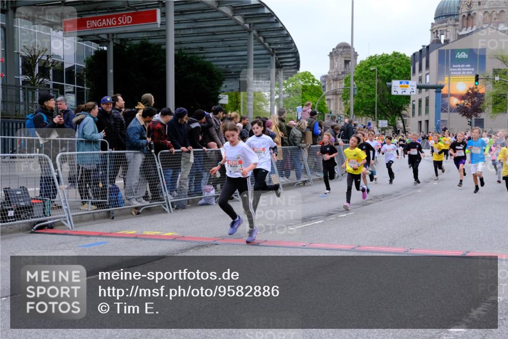 25.04.2026 - Das Zehntel Tim E. http://msf.ph/oto/9582886 25.04.2026 12:52:13 Ziel 10244, 10302, 10303, 10308, 10315, 10896, 11032, 11085, 11556, 11567, 11738, 11742, 11745, 11766, 11790, 11831, 11892, 11938, 12115, 12278, 12425, 12741 meine-sportfotos.de