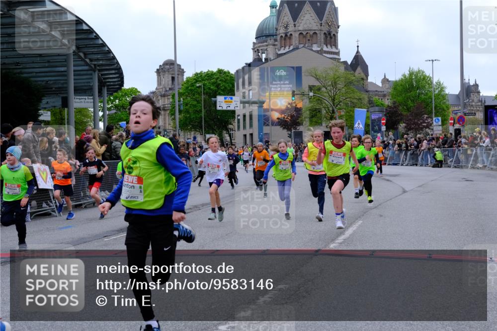 25.04.2026 - Das Zehntel Tim E. http://msf.ph/oto/9583146 25.04.2026 12:52:33 Ziel 10125, 10169, 10178, 10195, 10238, 10241, 10570, 10836, 10842, 10858, 11104, 11153, 11157, 11479, 11928, 11958, 11959, 11975, 12018, 12029, 12040, 12042, 12051, 12430, 12457, 12594, 12670, 12743, 12745, 12756, 12757, 12801 meine-sportfotos.de