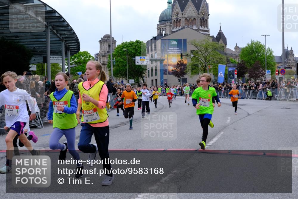 25.04.2026 - Das Zehntel Tim E. http://msf.ph/oto/9583168 25.04.2026 12:52:34 Ziel 10169, 10178, 10195, 10238, 10241, 10570, 10836, 10842, 10847, 10858, 10959, 11104, 11153, 11157, 11479, 11807, 11928, 11958, 11959, 11975, 12018, 12029, 12040, 12042, 12051, 12430, 12457, 12594, 12670, 12743, 12756, 12757, 12801 meine-sportfotos.de