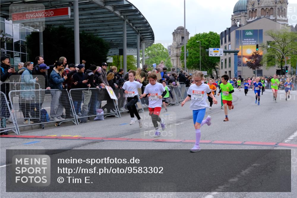25.04.2026 - Das Zehntel Tim E. http://msf.ph/oto/9583302 25.04.2026 12:52:44 Ziel 10114, 10119, 10238, 10498, 10789, 10827, 10830, 10844, 10847, 10959, 11094, 11136, 11312, 11313, 11464, 11478, 11479, 11520, 11639, 11807, 11959, 11975, 12386, 12408, 12681, 12689, 12696, 12805, 12983, 12987 meine-sportfotos.de