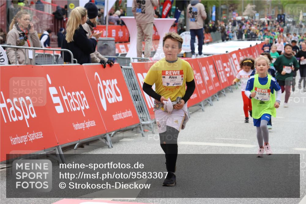 25.04.2026 - Das Zehntel Strokosch-Dieckow http://msf.ph/oto/9583307 25.04.2026 09:05:56 Ziel 1591, 1594, 1647, 2536, 2807, 3279, 3449, 1591, 1594, 1647, 2536, 2807, 3279, 3449 meine-sportfotos.de