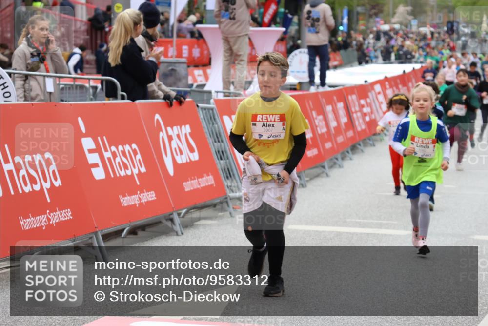 25.04.2026 - Das Zehntel Strokosch-Dieckow http://msf.ph/oto/9583312 25.04.2026 09:05:56 Ziel 1591, 1594, 1647, 2536, 2807, 3279, 3449, 1591, 1594, 1647, 2536, 2807, 3279, 3449 meine-sportfotos.de