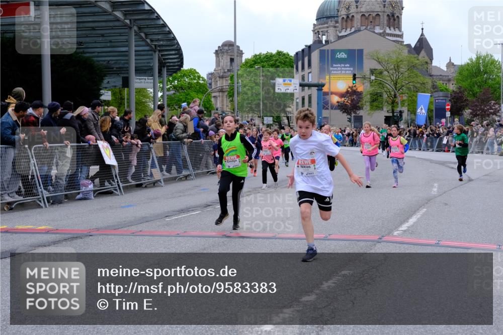 25.04.2026 - Das Zehntel Tim E. http://msf.ph/oto/9583383 25.04.2026 12:52:53 Ziel 10083, 10114, 10119, 10209, 10475, 10482, 10483, 10583, 10844, 10898, 11007, 11017, 11234, 11235, 11269, 11632, 11639, 11653, 11658, 11667, 11743, 11895, 12386, 12408, 12755, 12805, 12872, 13026 meine-sportfotos.de